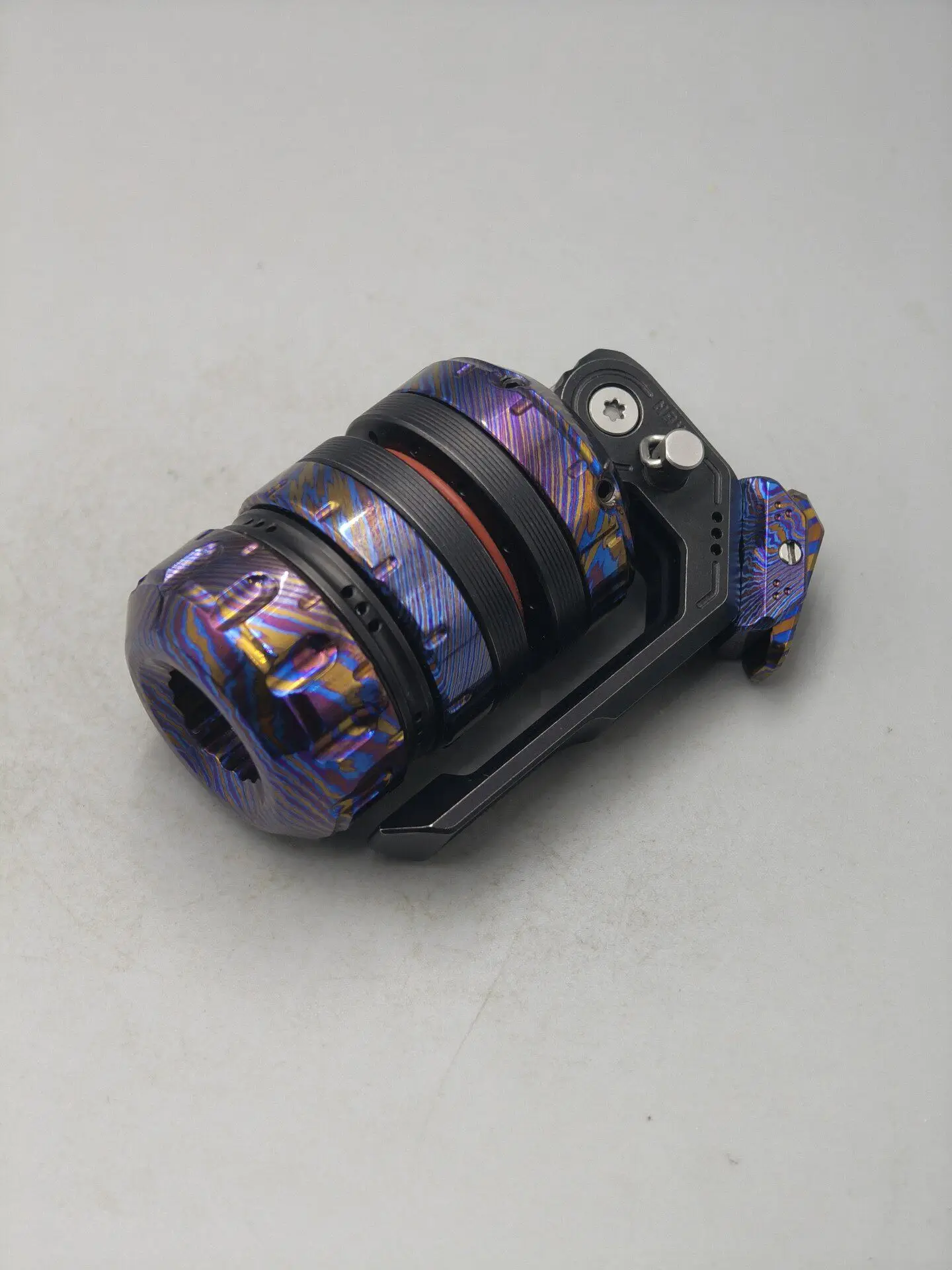 Used EDC South Sakura Banner, Titanium Horse Blaster, Composite Mechanical Push Card Fingertip Gyroscope Edc Metal Decompression