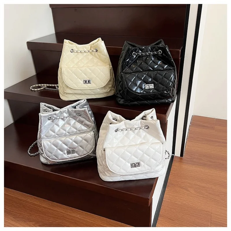 

Elegant design women's shoulder bag, fashionable and portable women's handbag, luxurious chain strap, fashionable backpack