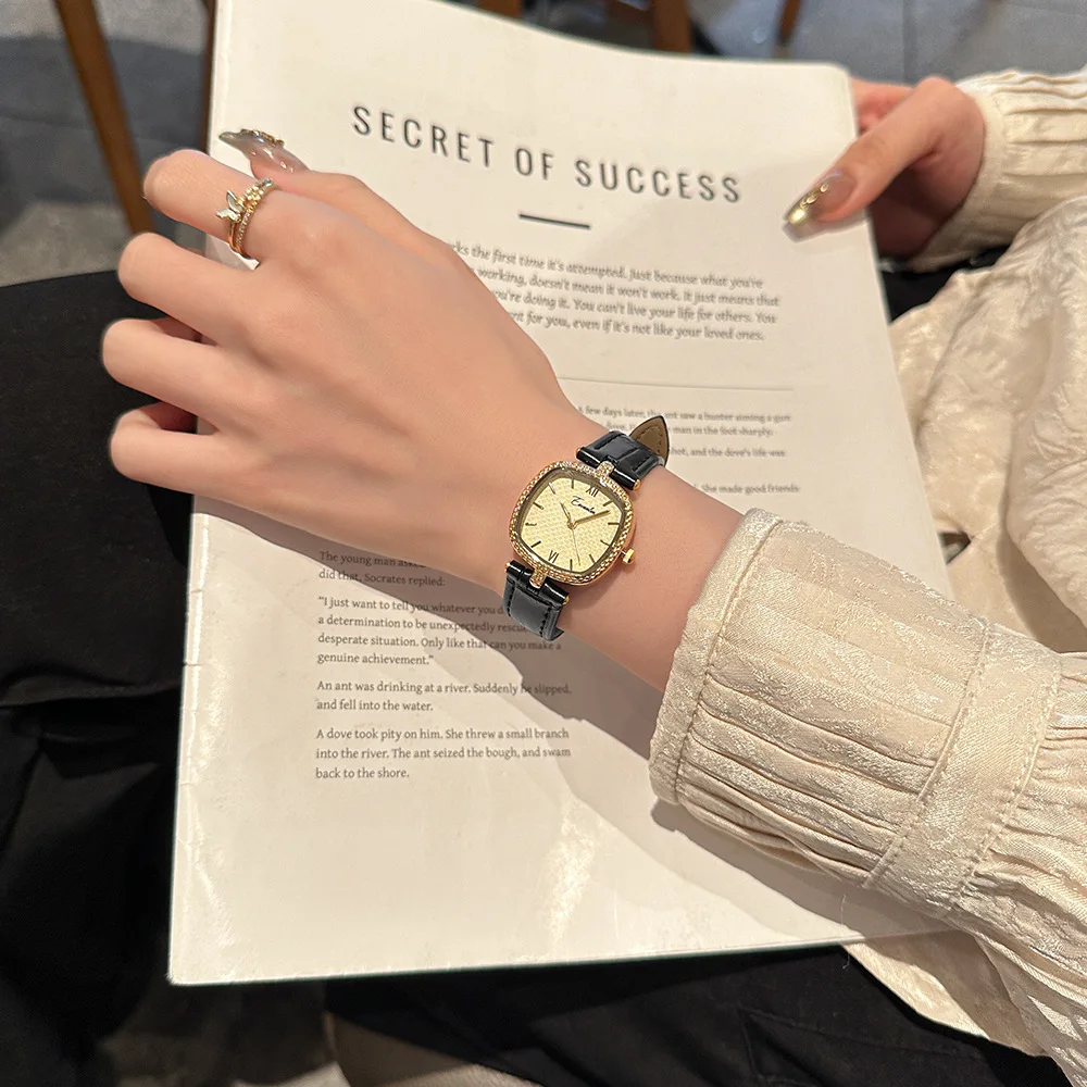 

New Retro-Style Elegant Watch Simple And Luxurious Women'S Watch, Small Wristwatch Gift For Women, Exquisite Women'S Wristwatch.