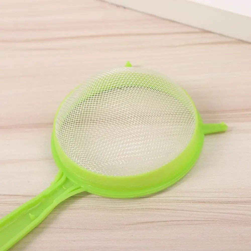 New Hanging Hole Design Food Sieve Lightweight Mesh Mesh Scoop Strainer Red Green Durable Durable Filter for Home Kitchen