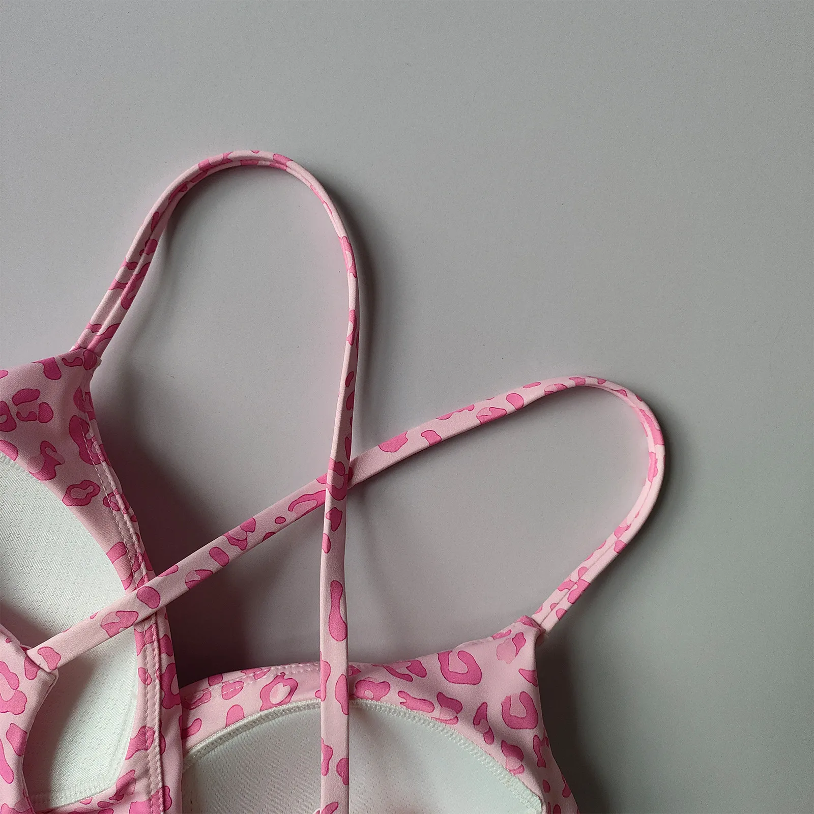 Bedruckter Yoga-Sport-BH für Damen mit Brustpolstern, feststehender Cup, schöner Rückenpartie, Gym-Top für Lauf-BH, Fitness-Unterwäsche – Detail 11