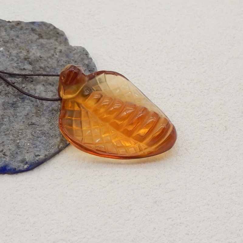 Handmade Jewelry Piezoelectric Quartz Snake Pendant Bead,Semiprecious Stones Jewelry Animal Necklace Accessories 35x27x10mm 9g