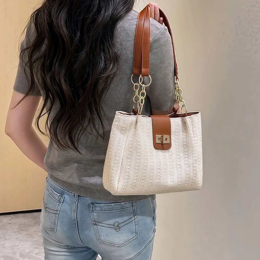 

Beach vacation straw woven bag, large capacity tote bag, suitable for travel, shopping, and vacation.zwq