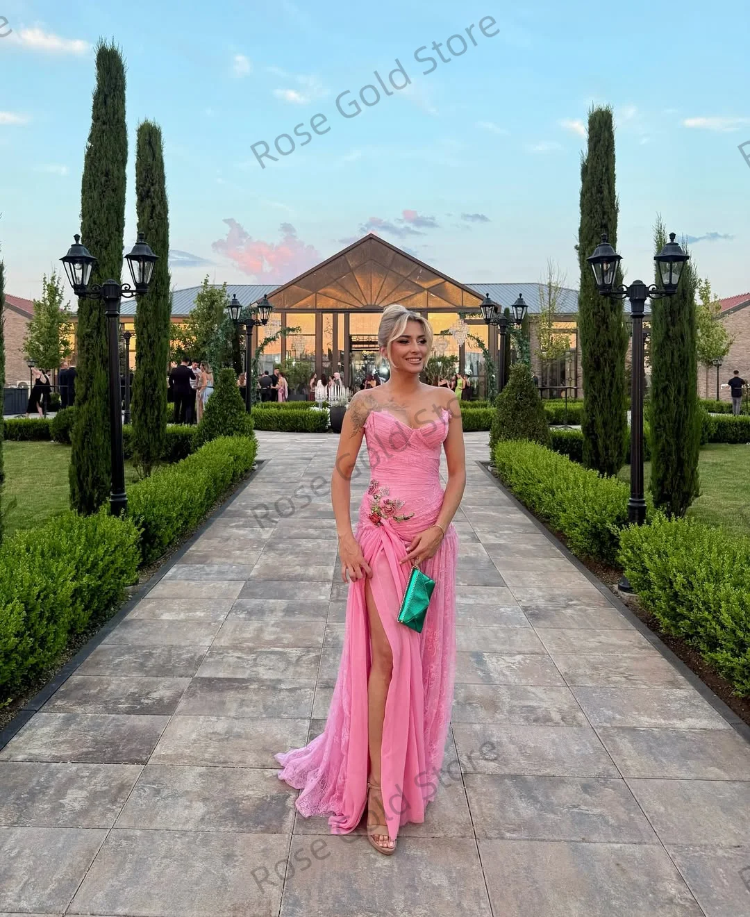 วินเทจสีชมพูชุดราตรีที่กําหนดเองลูกไม้ที่รักVestidos de Galaสง่างามดอกไม้A PpliquesสูงSlitผู้หญิงพรหมชุด