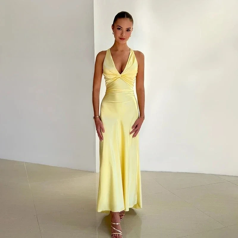 BWQ جديد 2025 فساتين نسائية صيفية عصرية ومثيرة على شكل حرف v وحزام متين بدون ظهر تنورة طويلة نحيفة من الساتان فساتين حفلات الشاطئ