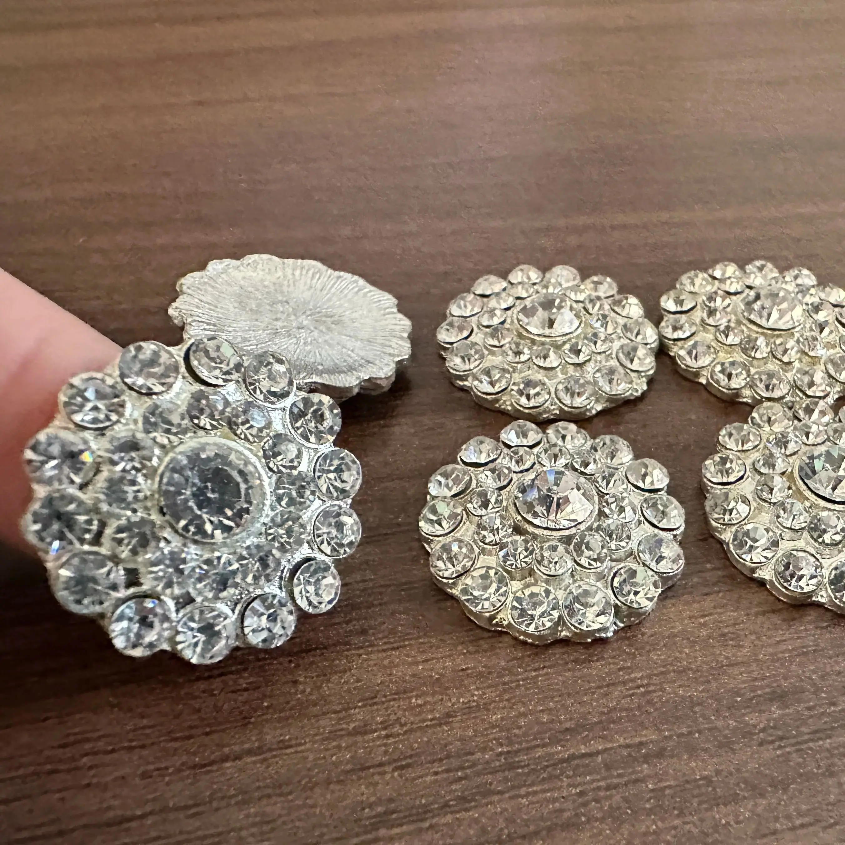 

4pcs Vintage Rhinestone Flat Buttons,Handmade Bow Flat Button Hair Clothings Accessories Souvenirs Gift Party Favor Decoration