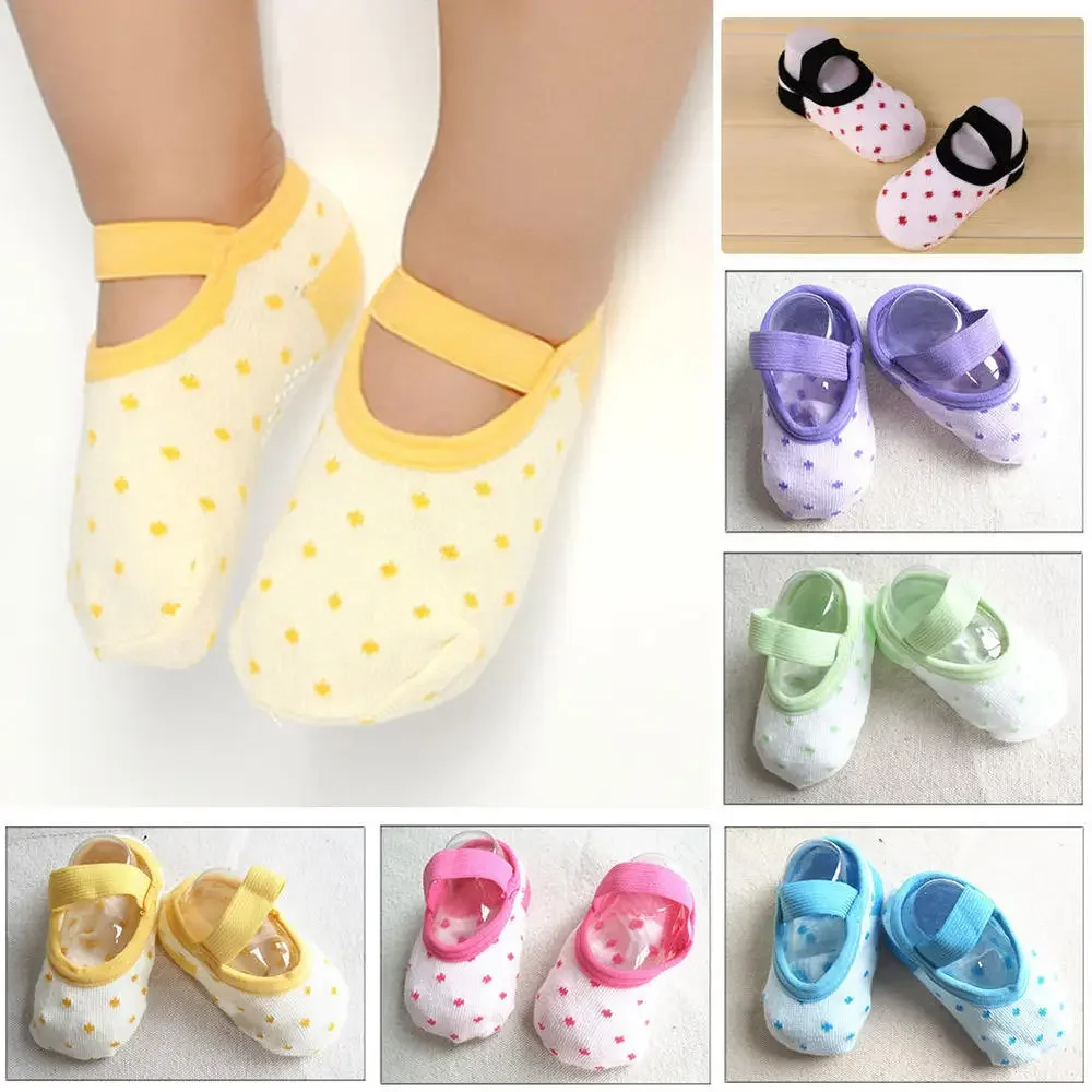

Pair of sockslf cartoon toddler socks warm ankle socks kids non-slip ankle socks booties shoe