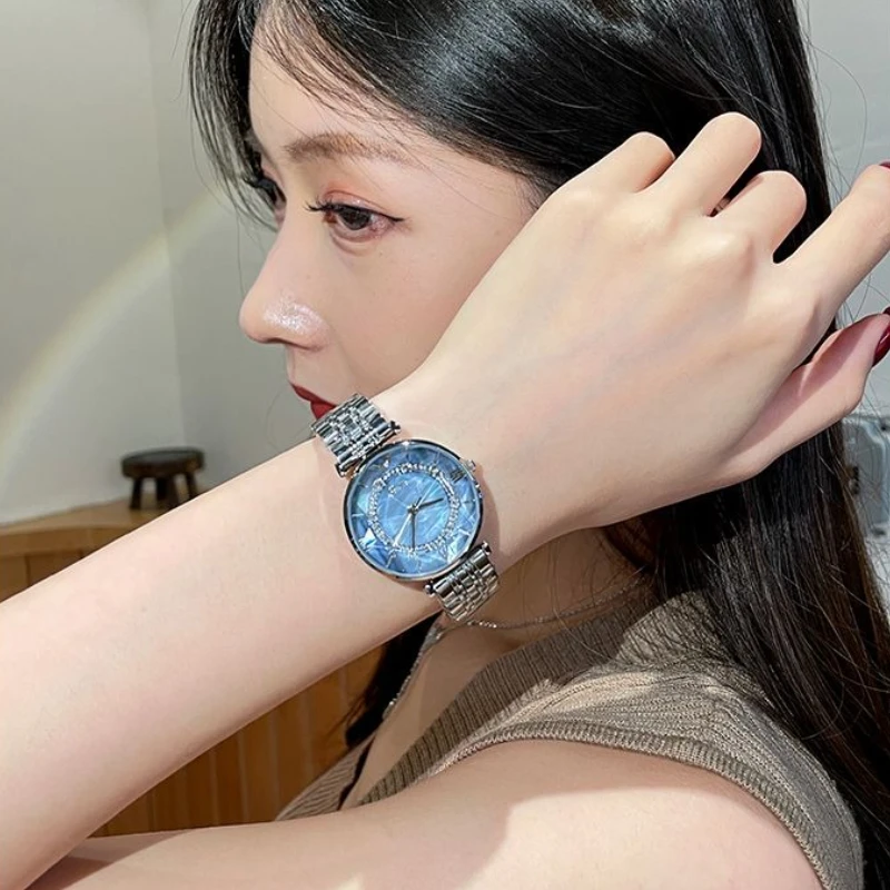 Orologio da donna elegante Orologio da donna al quarzo di marca genuina zingara di lusso leggero di nicchia casual di tendenza della moda 2025 Nuovo regalo di compleanno