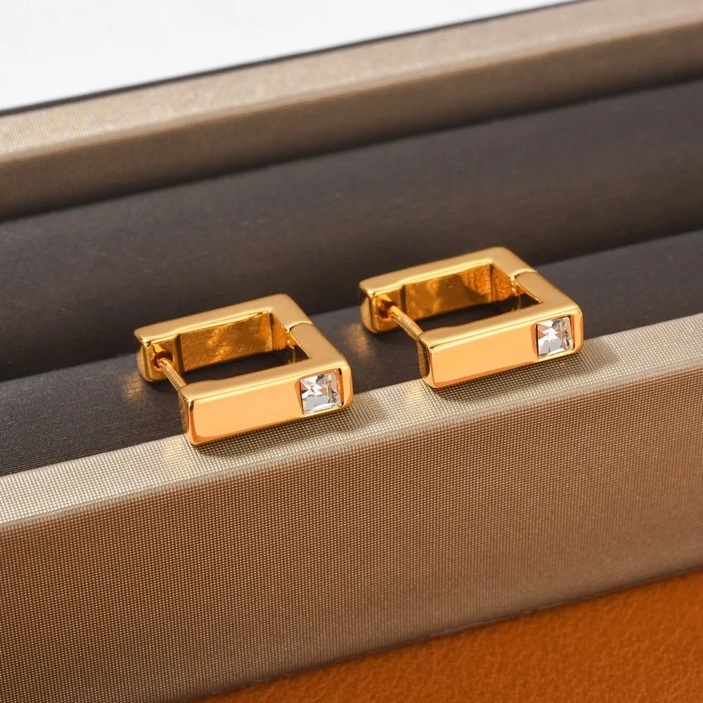 Europe Designer Brand Brass 18k Gold Plated Geometric Flash Diamond Stereo Small Square Earrings Woman Jewelry Trend