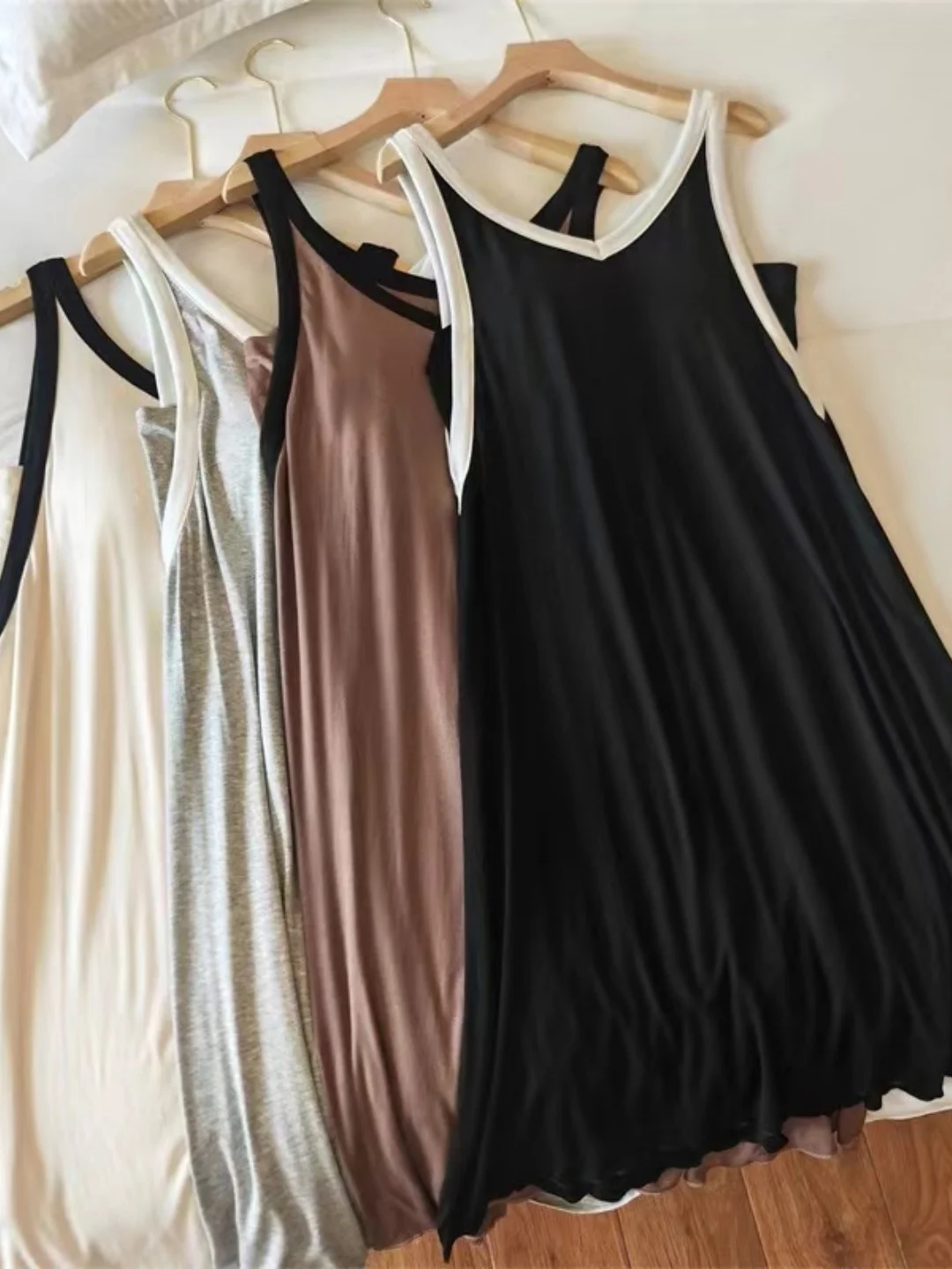 

Summer plus Size Sleepwear Minimalist Color Sleeveless Patchwork V-Neck Mid-Length Casual Home Clothes for Young Women