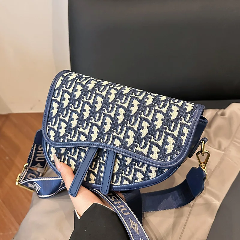 

2026 New Women's Underarm Bag | Vintage Embroidered Shoulder Purse | Floral Crossbody Bag | Boho Retro & Elegant Everyday Purse