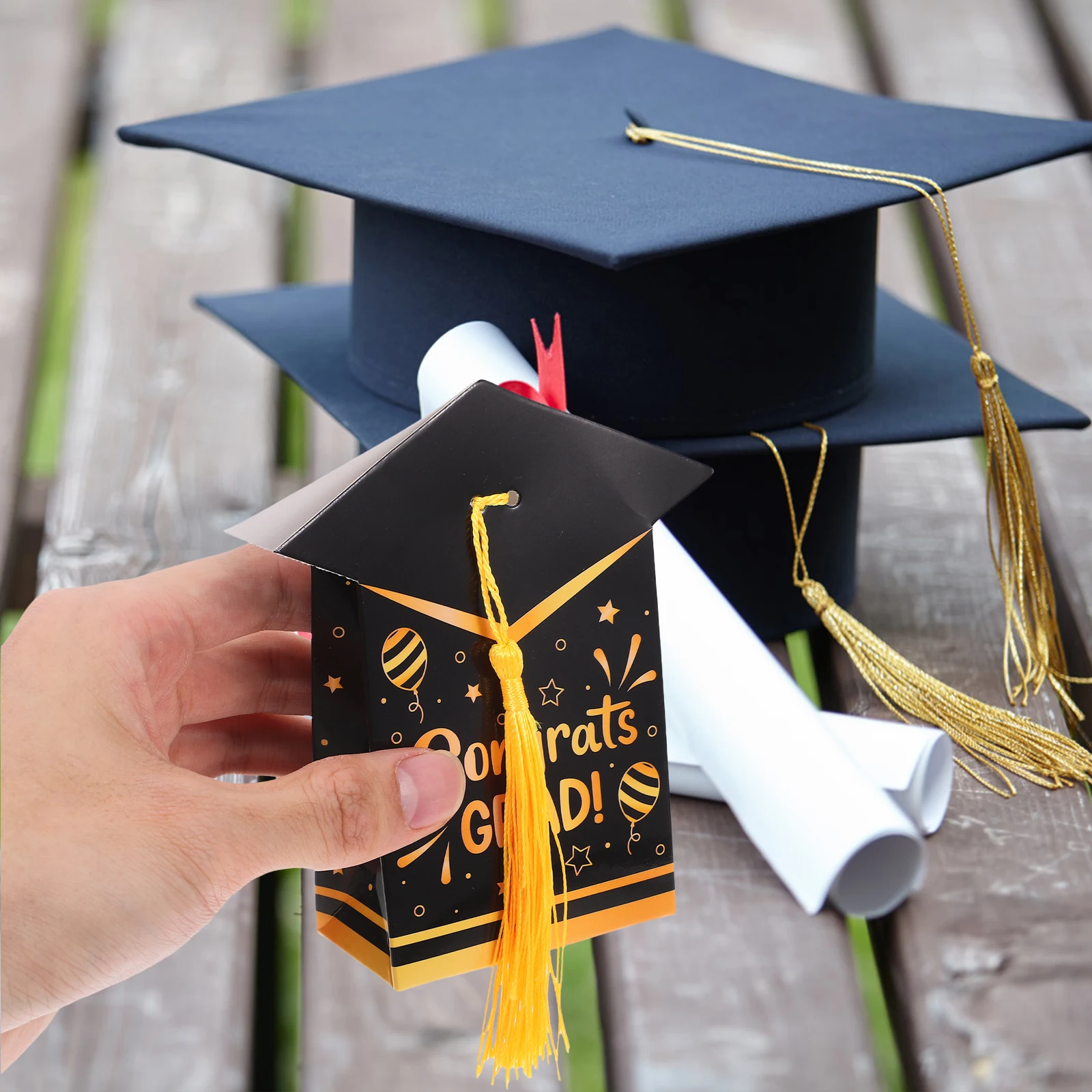 

20pcs Graduation Candy Boxes Elegant Packaging Decorative Favor Chocolate Wrapping Gifts Lightweight Portable