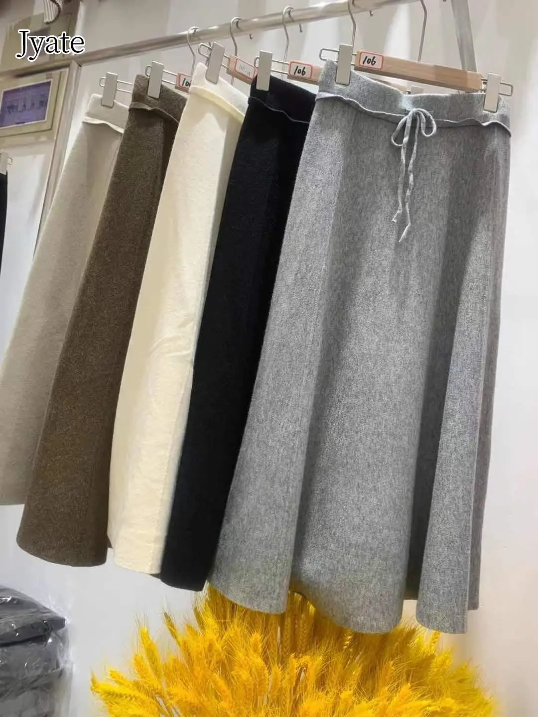 Jyate 2024 Fashion Knitted Skirt Women Thickened And Warm Autumn And Winter New Mid-length Large Hem Skirt