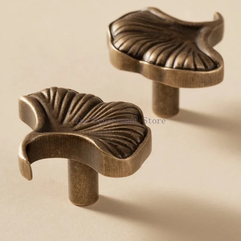 Antique Brass Drawer Knobs Luxury Dresser Drawers Knob Solid Round Handle Single Hole Ginkgo biloba Design kitchen Cabinet Pull