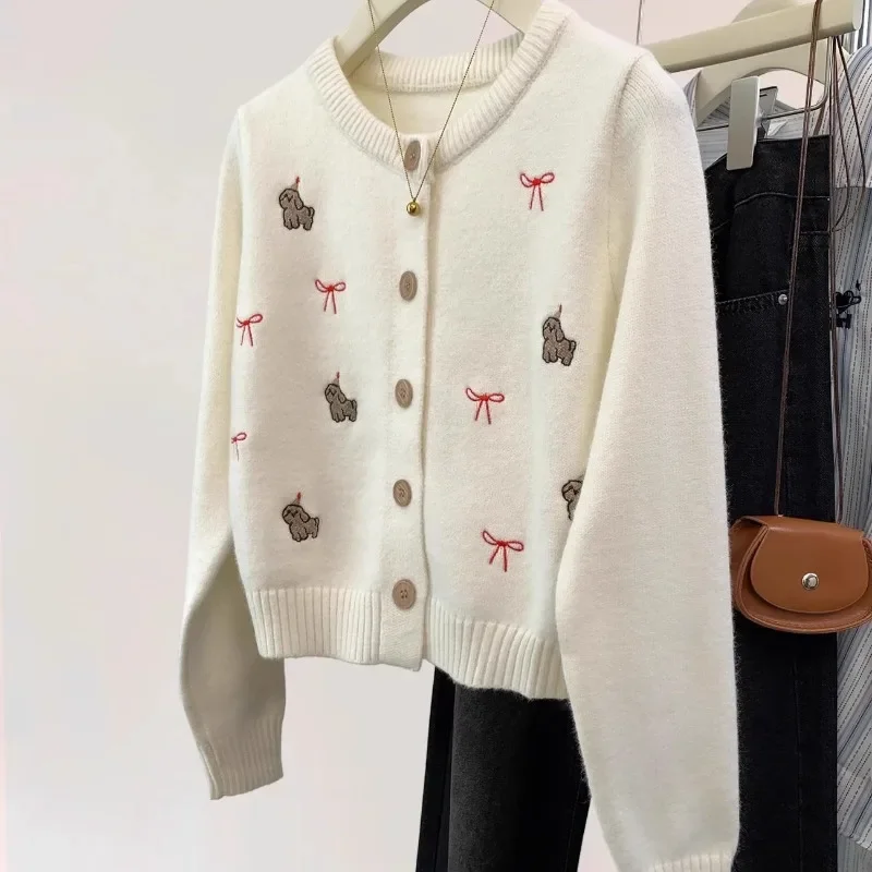 

Женский осенне-зимний повседневный кардиган с вышивкой на пуговицах, однотонный вязаный женский универсальный кардиган с круглым вырезом, топы с длинными рукавами