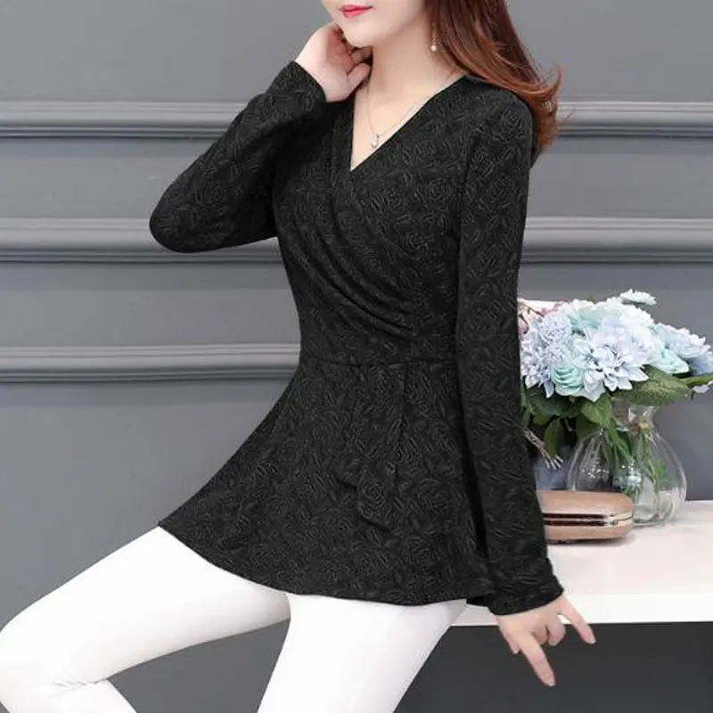 Vintage Floral Jacquard Weave Pullovers Women's Clothing Elegant V-Neck Spring Autumn Casual Slim Waist Fashion Folds T-shirt