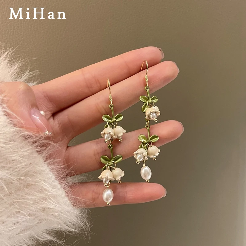 Mihan Sweet Jewelry Small Flower Earrings Pretty Design Vintage Temperament Simulated Pearl Drop Earrings For Party Gifts