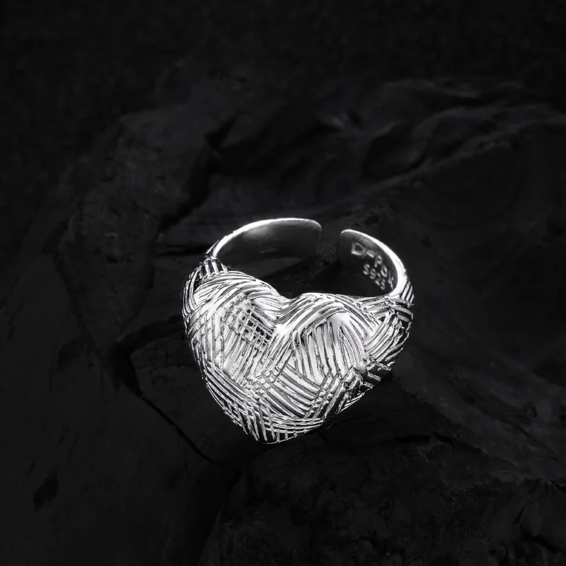 Retro Heart Shaped Ring for Women's INS Luxury Fashion Personality Vintage Versatile Opening Index Gold Color Finger Jewelry