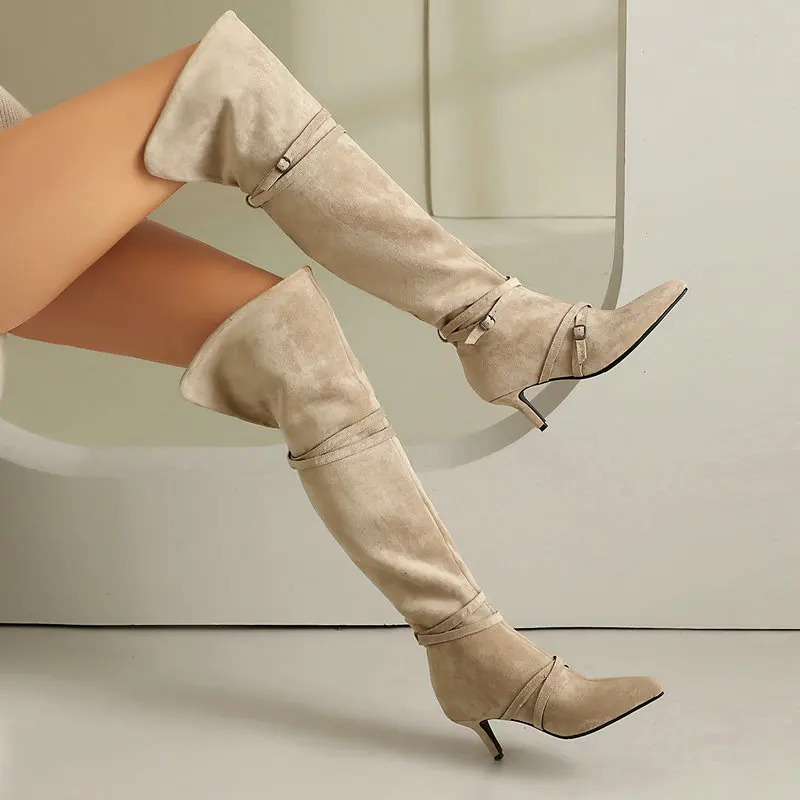 

Зимняя обувь из искусственной замши телесного цвета, черный ремень с острым носком и пряжкой, зимняя обувь на высоком каблуке, большой размер 45, 46, сапоги выше колена