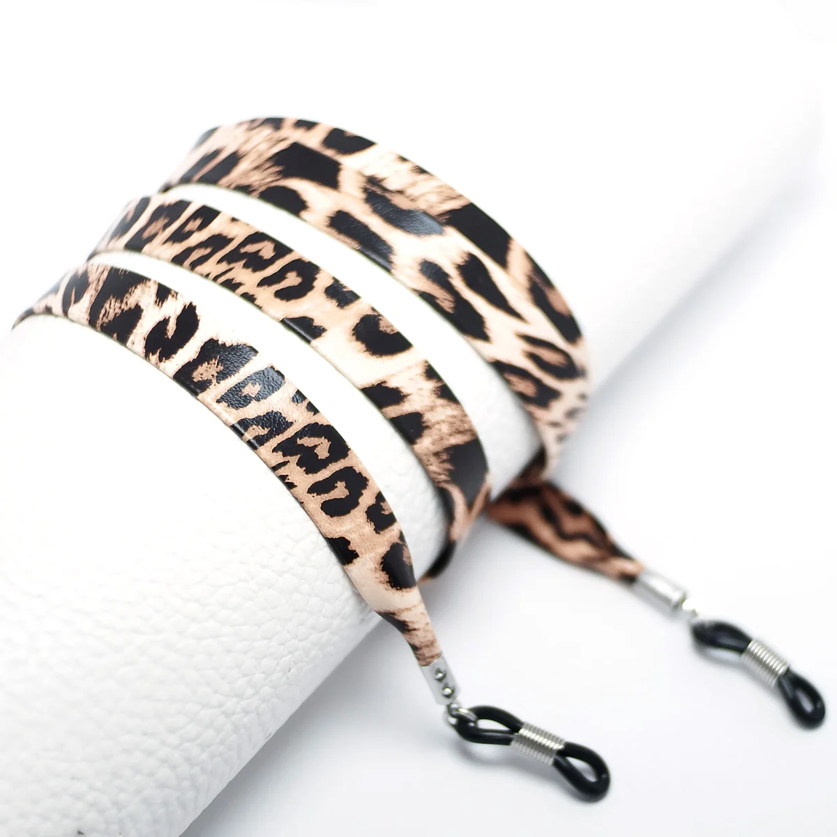 

Dynamic Leopard Print Soft Flat Leather Rope Spectacle Strap,30 inches Sunglass Chain Rope,Anti-lost Glasses Accessories