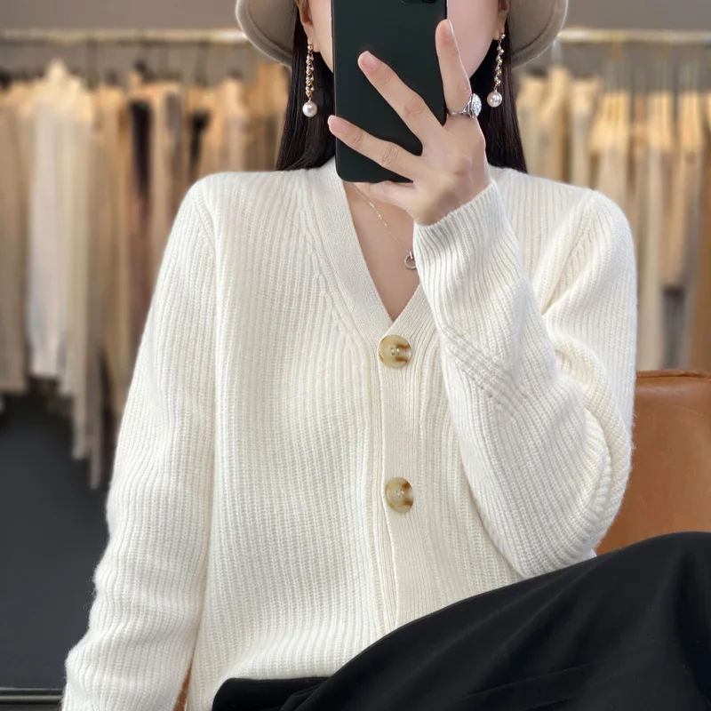 Cardigan classique en laine tricoté pour femme, pull à manches longues et col rond avec boutons, doux, de haute qualité, automne et hiver