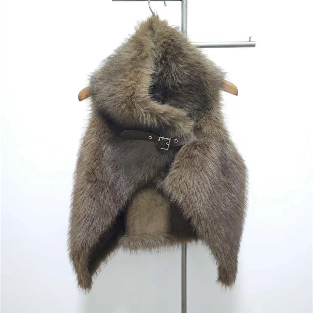 2026 Gilet di pelliccia invernale da donna Cappotto con stampa leopardata con bottoni in pelle Gilet di pelliccia da donna Y2K New Fashion Party Capispalla reggiseno