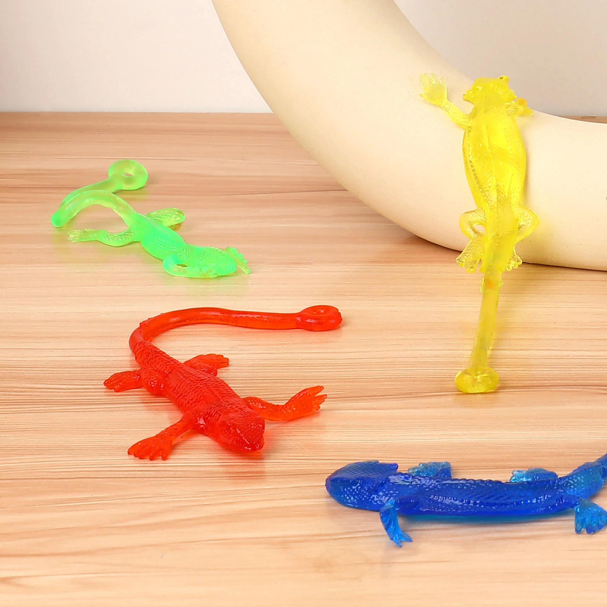 Stretchy Sticky Toy Lizard Toys Strange Plaything Cabrite Shaped Child Kids