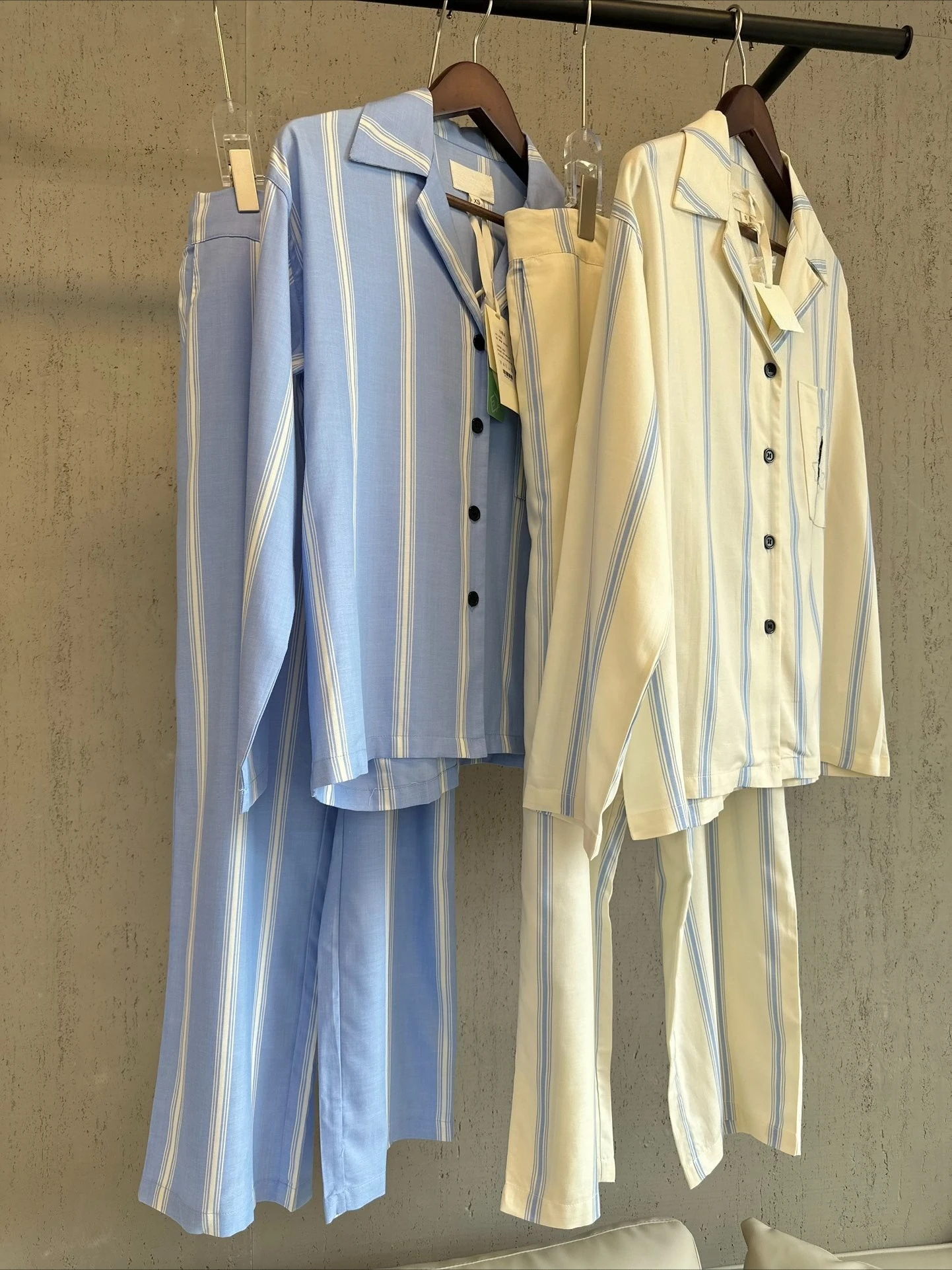 

Мужские и женские одинаковые пижамы, приятный для кожи и удобный полосатый комплект из двух предметов, домашний комплект для отдыха