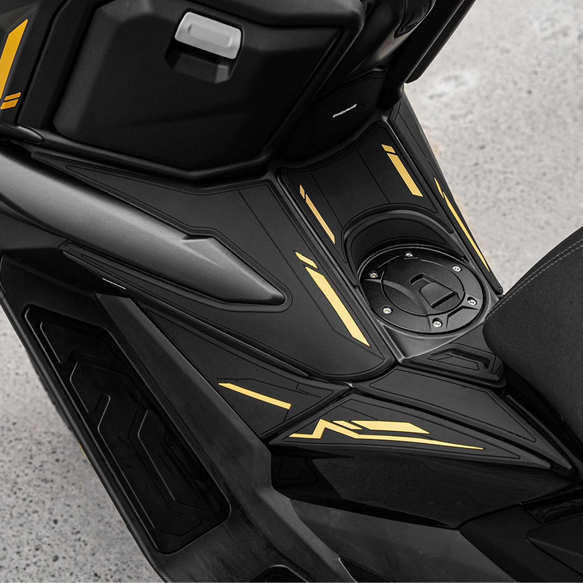 Compatible with 2026 ZONTES 125 150X Motorcycle Fuel Tank Traction Pad Thickened Rubber Anti-Scratch Tank Sticker Parts 4