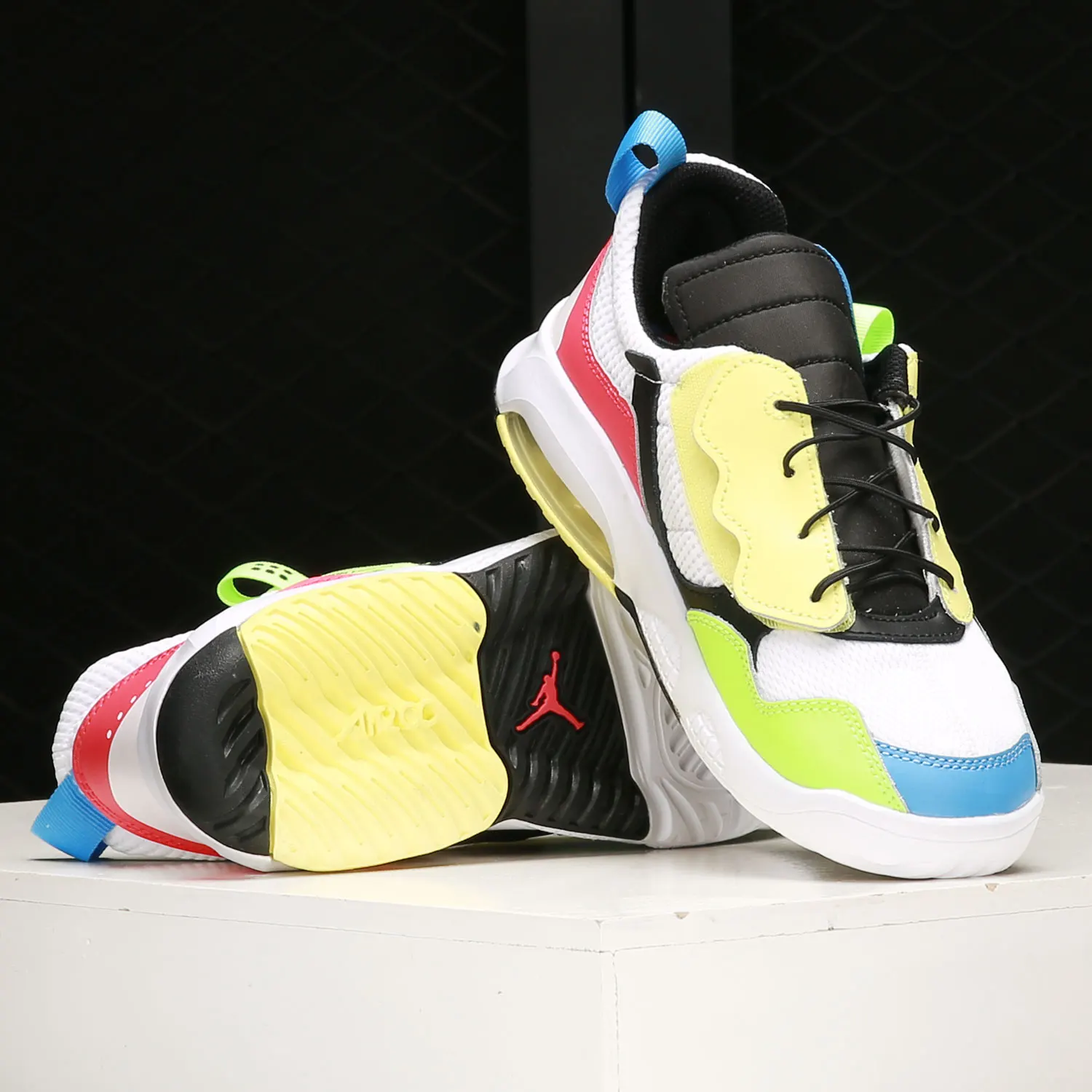 

Оригинальные детские спортивные кроссовки Nike Jordan MA2 на воздушной подушке CW6595-110