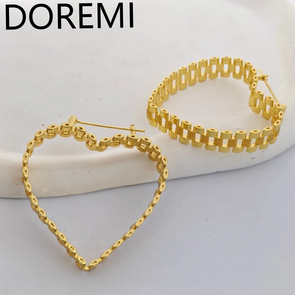 

Lateefah Watch Band Style Heart Hoop Earrings Gold Plated Cuban Link Chain Fashion Jewelry for Women Earrings