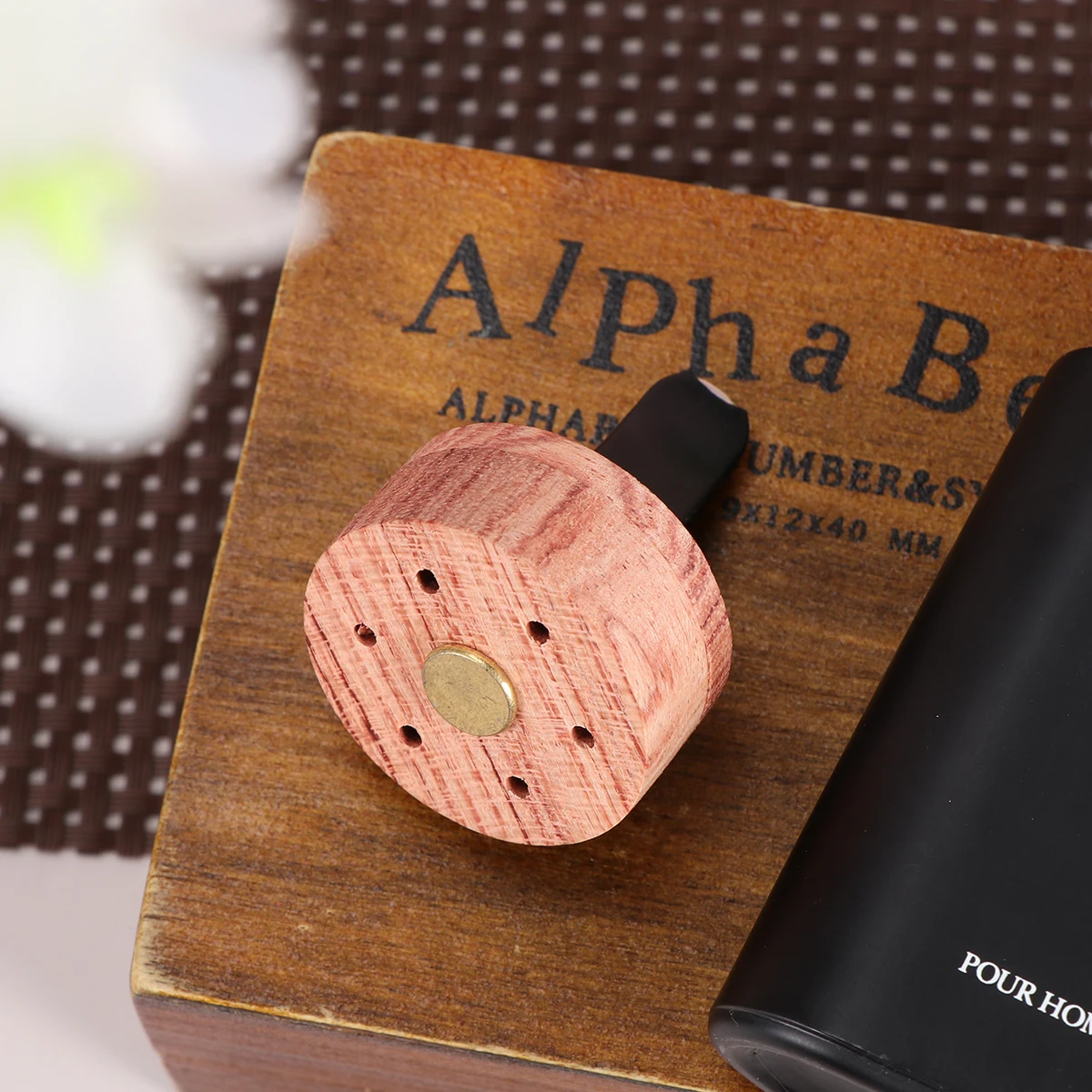 

1pc Aromatherapy Wood Diffuser Round Rosewood Essential Oil Absorbent Eco-Friendly Sleep Relaxation Yoga Meditation Home