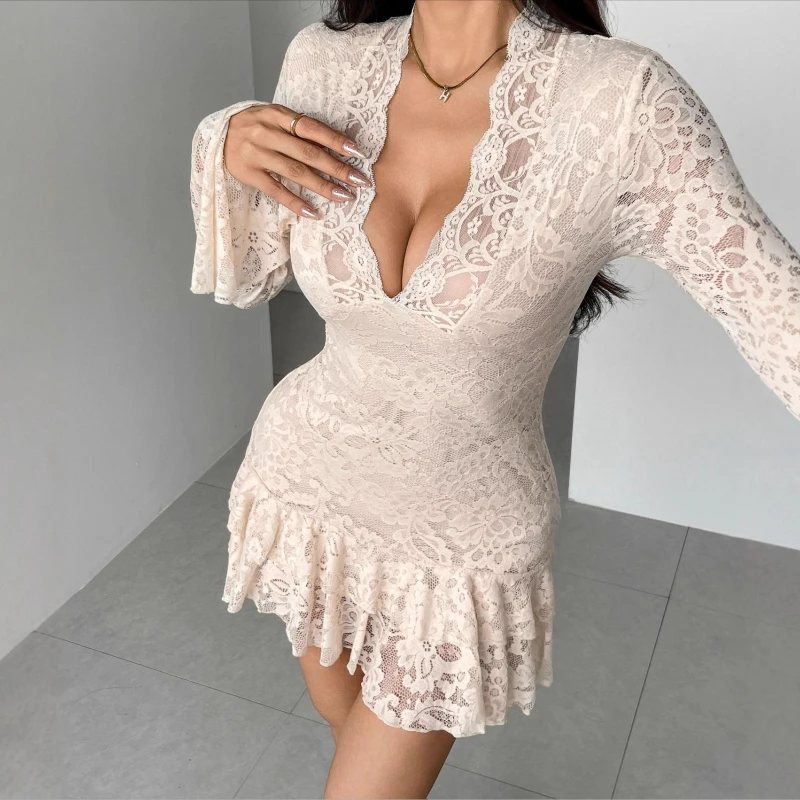 

2025 Autumn and Winter Lace V-neck Double Ruffled Slim Hip Dress