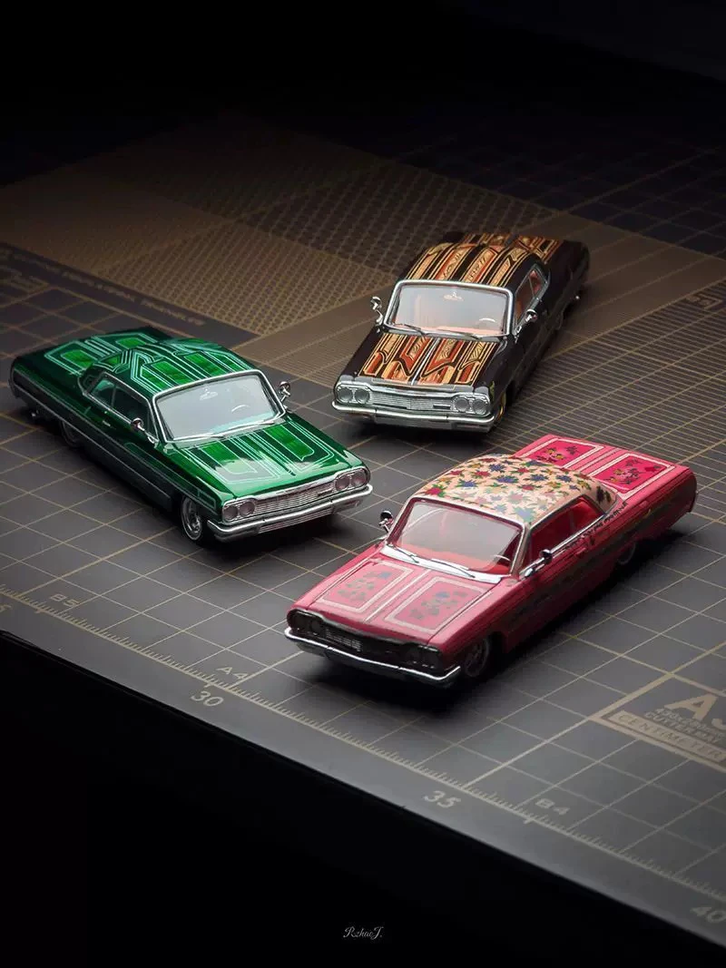 97M Model 1/64 Scale 1964 Impala SS Lowrider Bounce Car Alloy Car Model Classics Adult Souvenir Gift Static Display