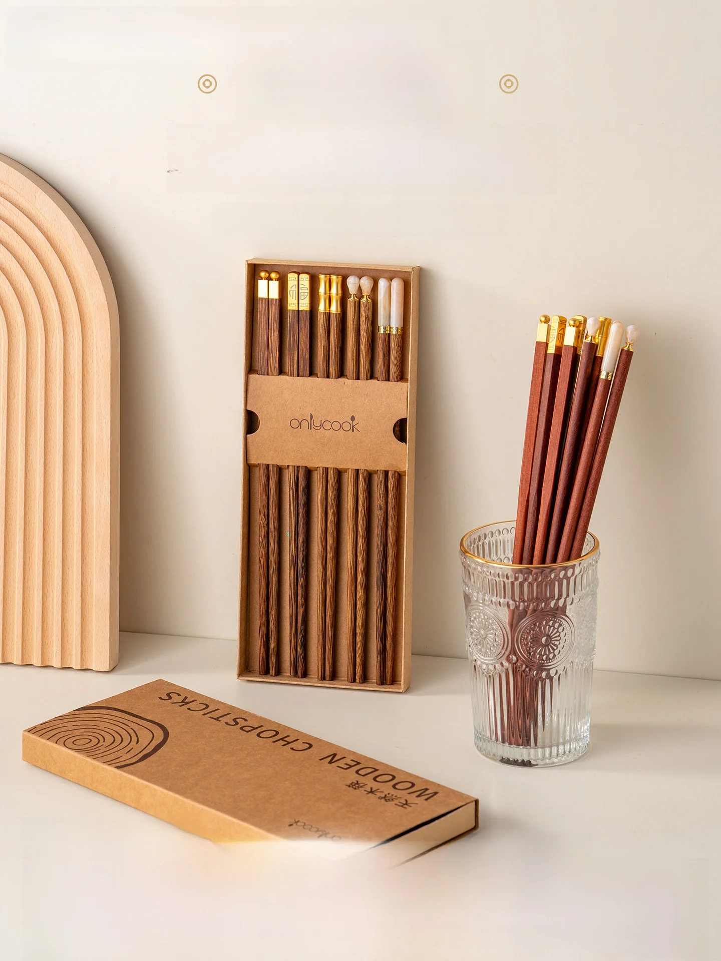 

Chien Wing Wood Chopstis High End Uncoated Fly Dedied Red Sandalwood Wood Long Chopstis