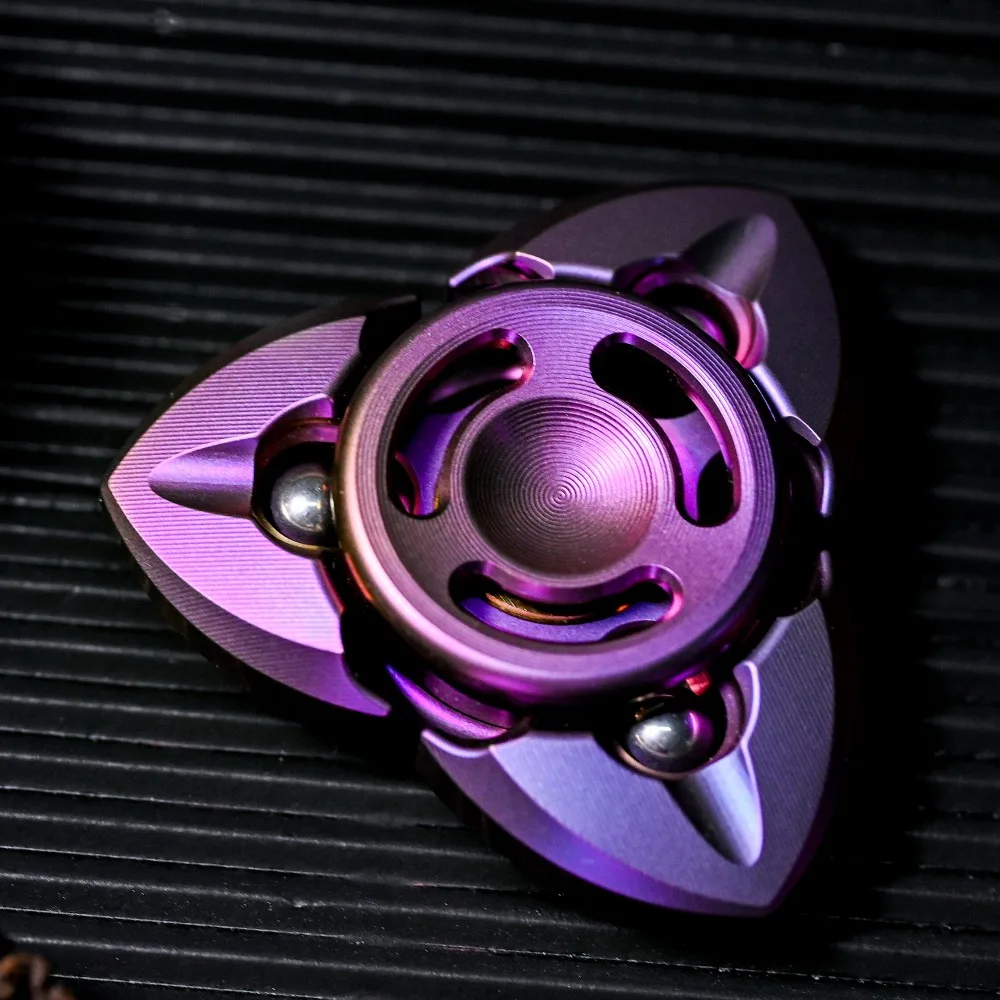 HeEDC Shadow Mini Hollow-out Carved Three-Leaf Mechanical Metal Flicker Spinner Desktop Decompression Toy