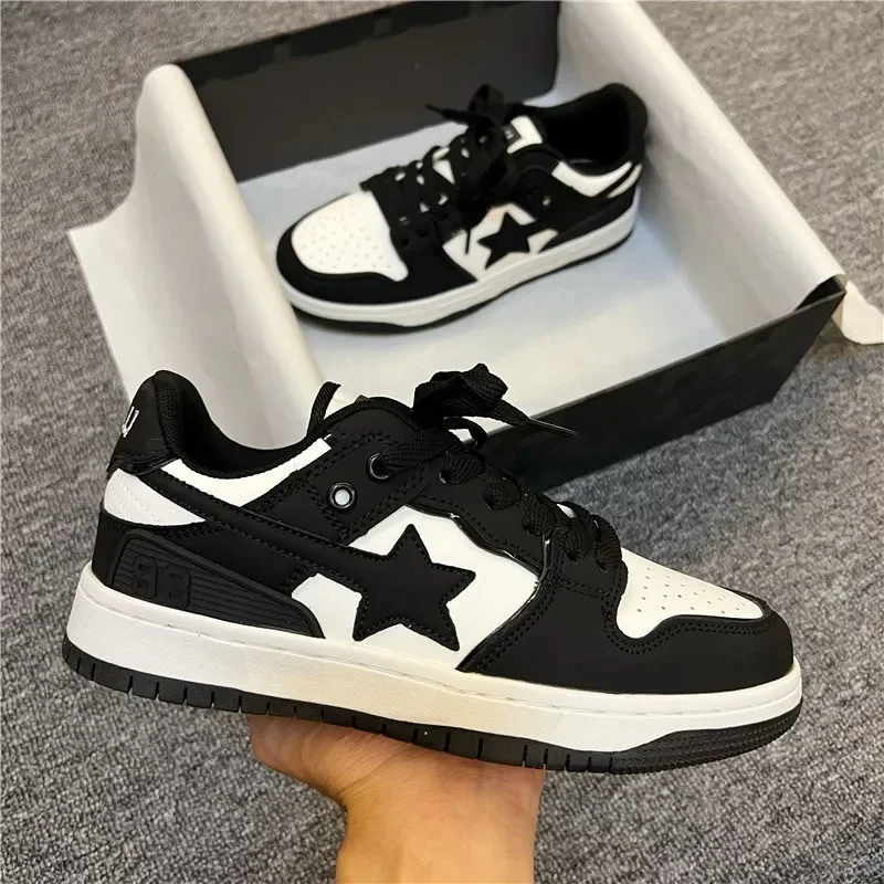 Zapatos planos de estrella de verano 2024, zapatos informales americanos de tendencia, zapatos deportivos transpirables de suela gruesa de estilo universitario para exteriores