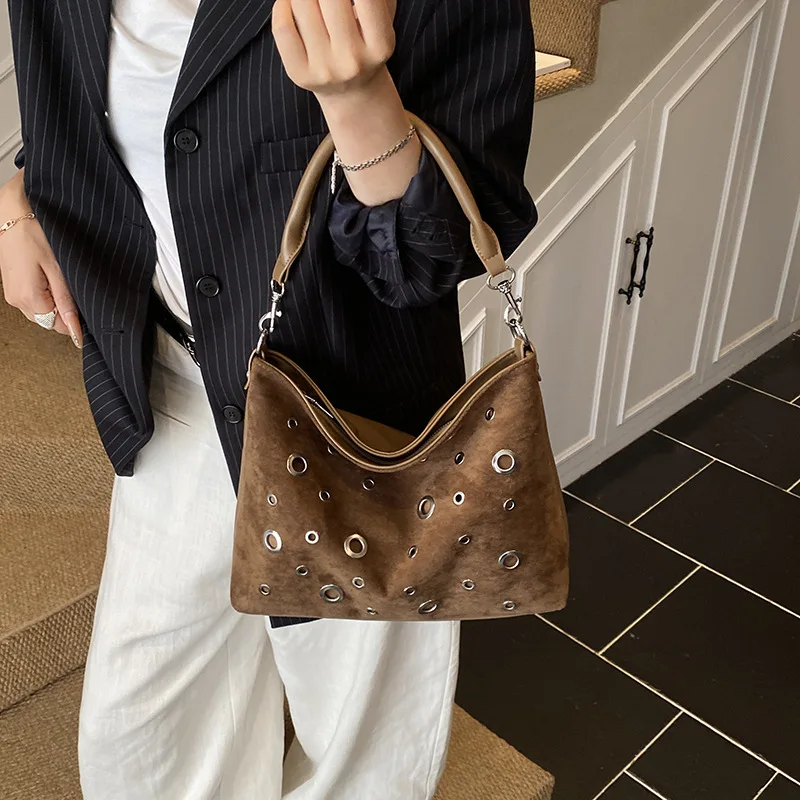 Hollow Studded Shoulder Bags for Women Faux Suede Patchwork Handbags Luxury Rivet Tote Women Bag NEW Bucket Bags Shopper Purses