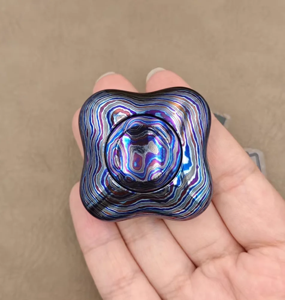 لعبة تخفيف الضغط EDC KAP المخصصة بأربع أوراق البرسيم الزركوني سبينر