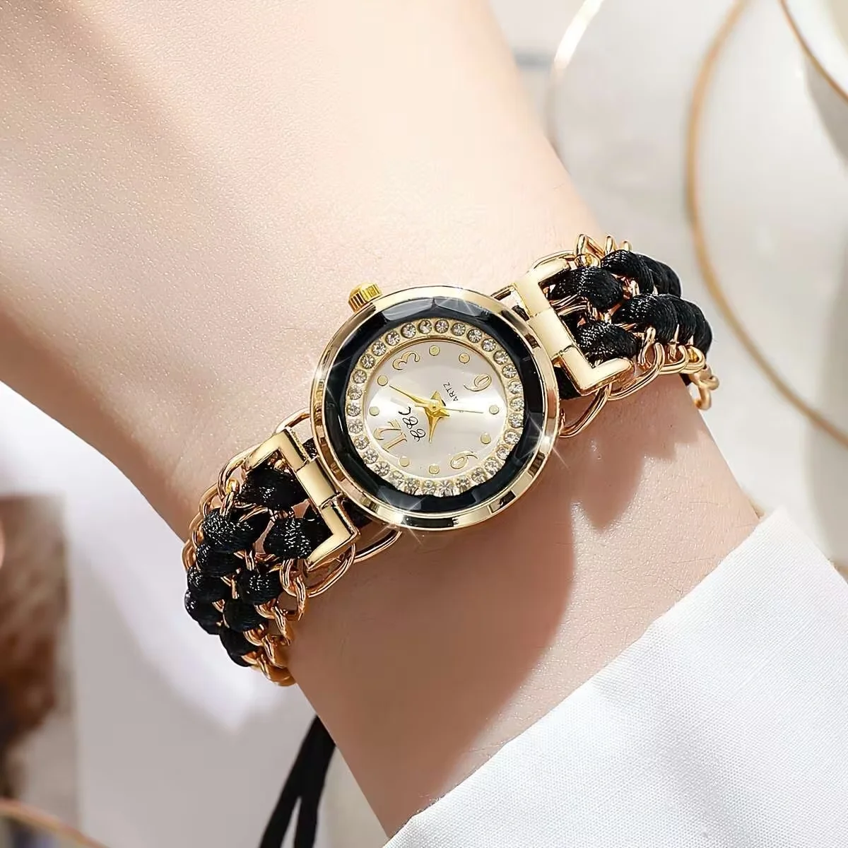 Women's new small case woven rope adjustable strap, elegant and fashionable women's versatile bracelet quartz watch, trendy wome