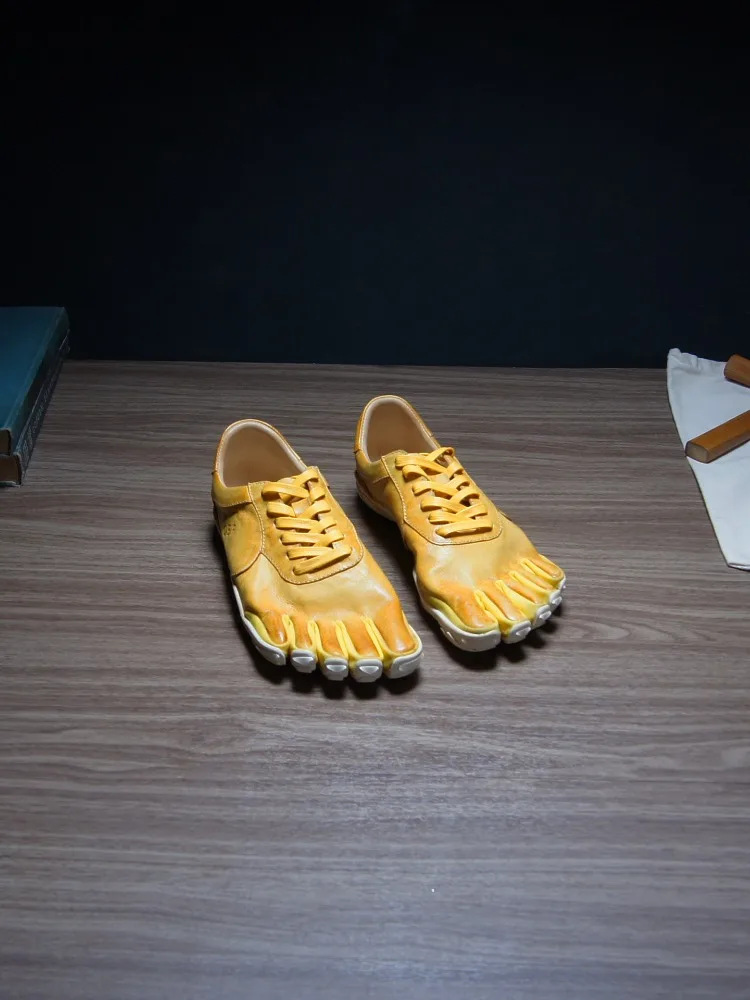 Unique Five‑Toe Shape Genuine Leather Sneakers Creative Toe Design Lace‑Up Novelty Statement Casual Shoes Men Women Footwear