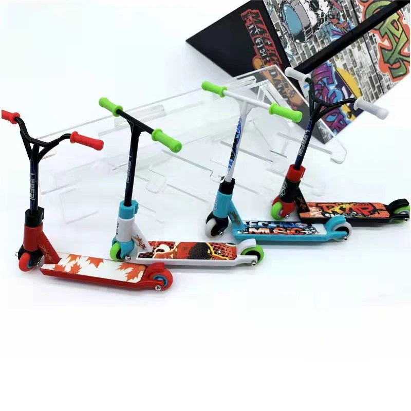 Mini scooter de doigt de dessin animé pour enfants, planche à roulettes amusante, scooter d'équilibre du bout des doigts, jouet de sport pour enfants, nouveauté, 2 pièces