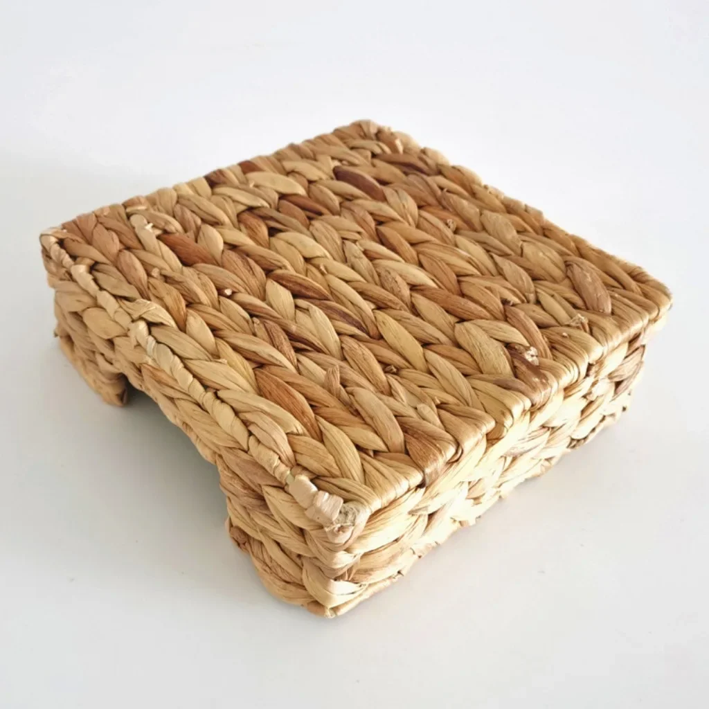 New square woven sundry storage basket straw tissue box bread basket ready-made water gourd grass storage basket