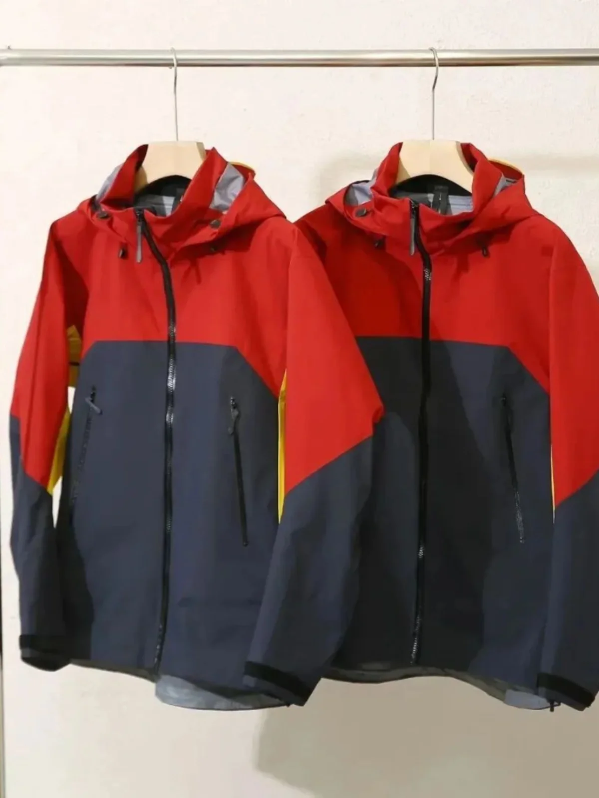 High-End Waterproof Outdoor Men's Jacket Couple's Fleece Hardshell Jacket Spring Long Sleeve Standard Fit Youth Trend