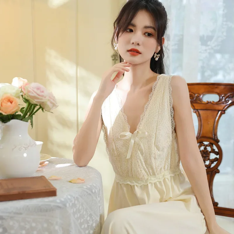 فستان نوم نسائي بدون أكمام صيفي دانتيل قطني طويل ثوب نوم مثير بياقة على شكل V فستان نوم نحيف بقصة منخفضة ملابس نوم للأميرات