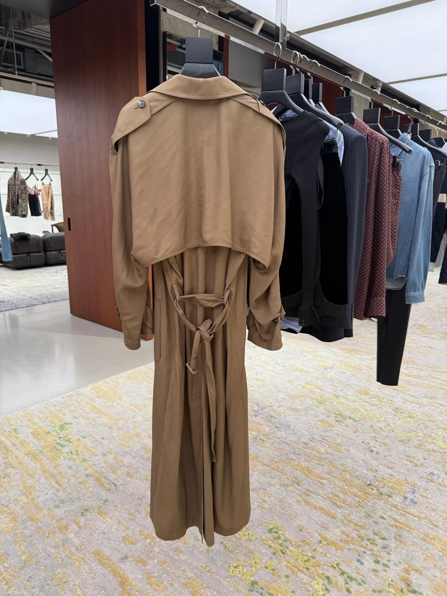 2026 Autumn Winter New Women's Long Windbreaker Jacket Belt Decoration Large Lapel Loose Fit Long Jacket High Quality Elegant