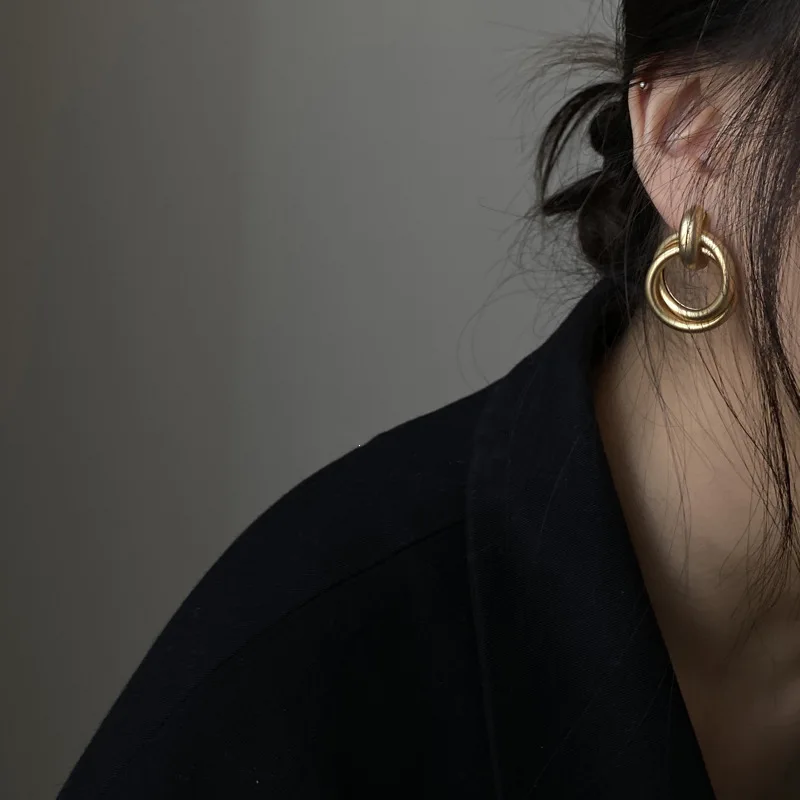 Exaggerated Baroque Metal Generous Circle Earrings for Women New Design Matte Gold Simple Drop Earring Fashion Jewelry Gift