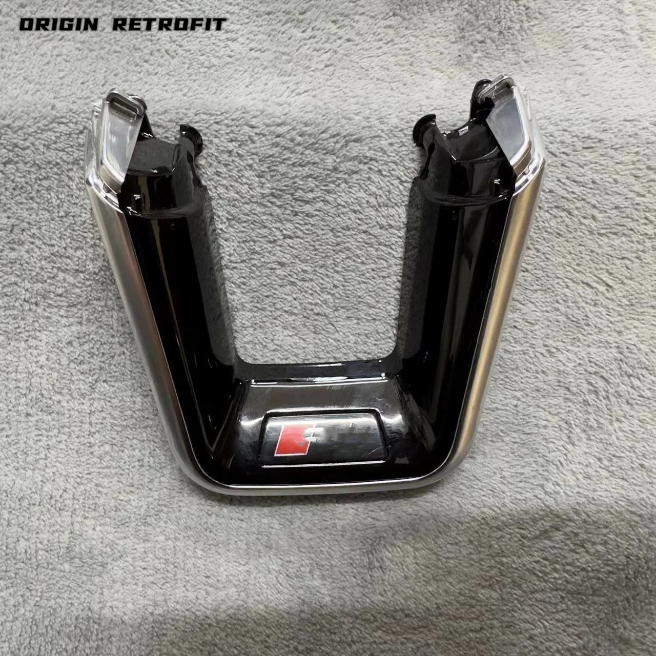 

Customize Flat Bottom Steering Wheel Logo Bedge for Audi A6C8