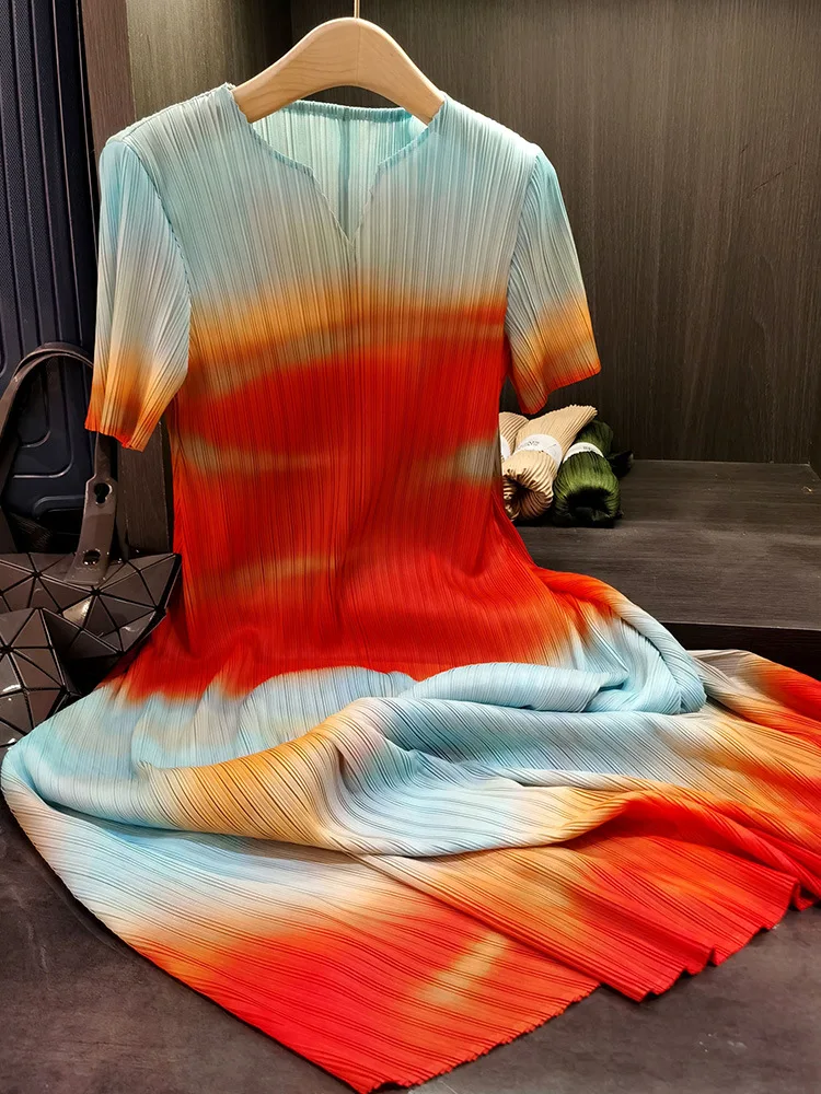 

Premium sense V-neck print short-sleeved pleated dress commuting loose and thin medium and long skirt women's summer