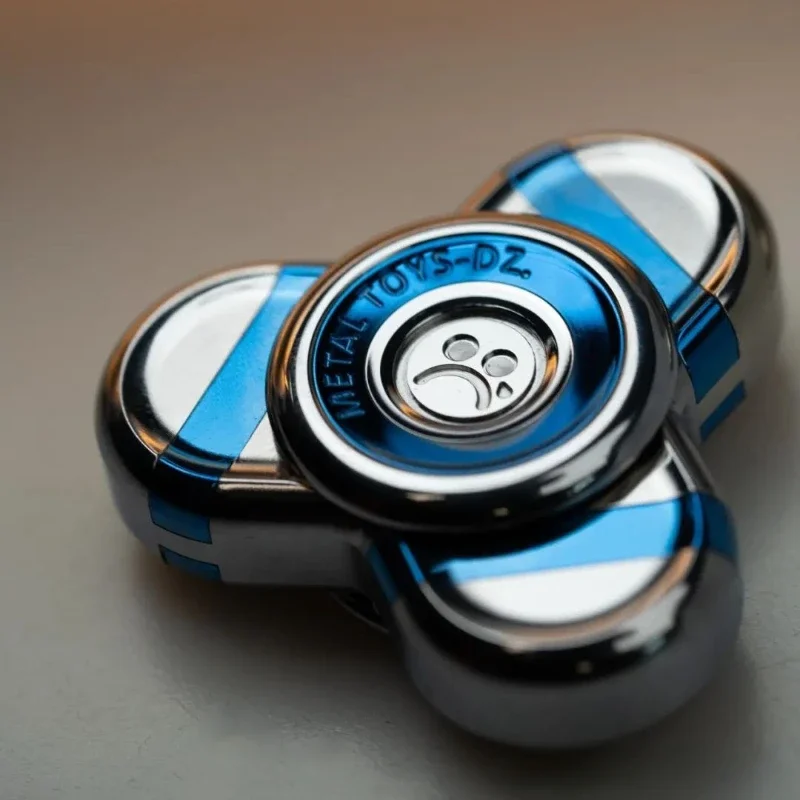 ألعاب معدنية Dz.Trefoil ببصمة الإصبع الدوران المواد المعدنية تخفيف الضغط التكنولوجيا السوداء ألعاب EDC